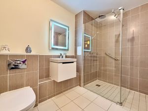 Photo 13- click for photo gallery